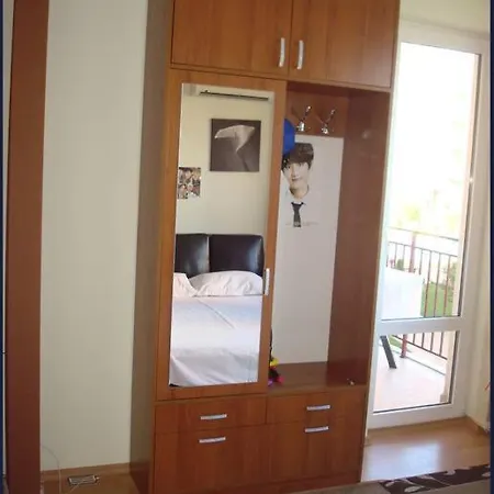 1 Bedroom דירה *